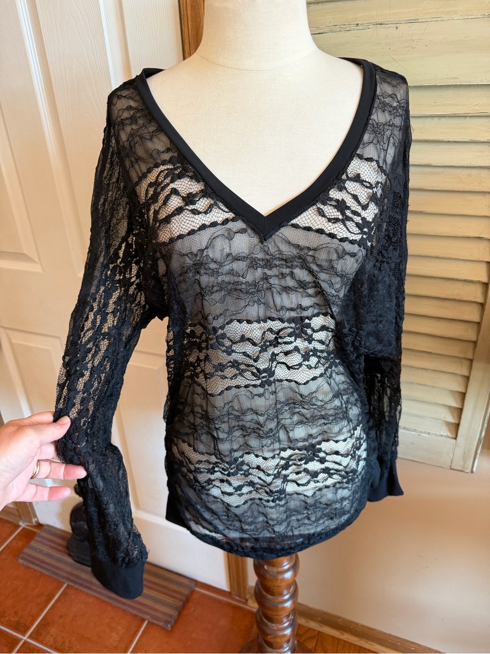 Bisou Bisou Black Lace Tunic BEAUTIFUL💜🧚🏻